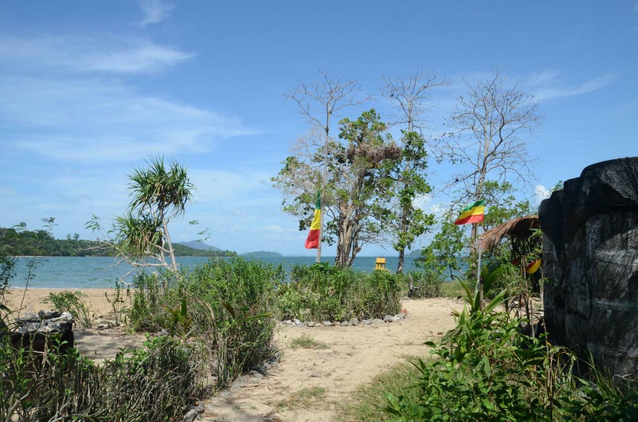 Reggae Island Private Island Hotel Koh Phayam Exterior foto