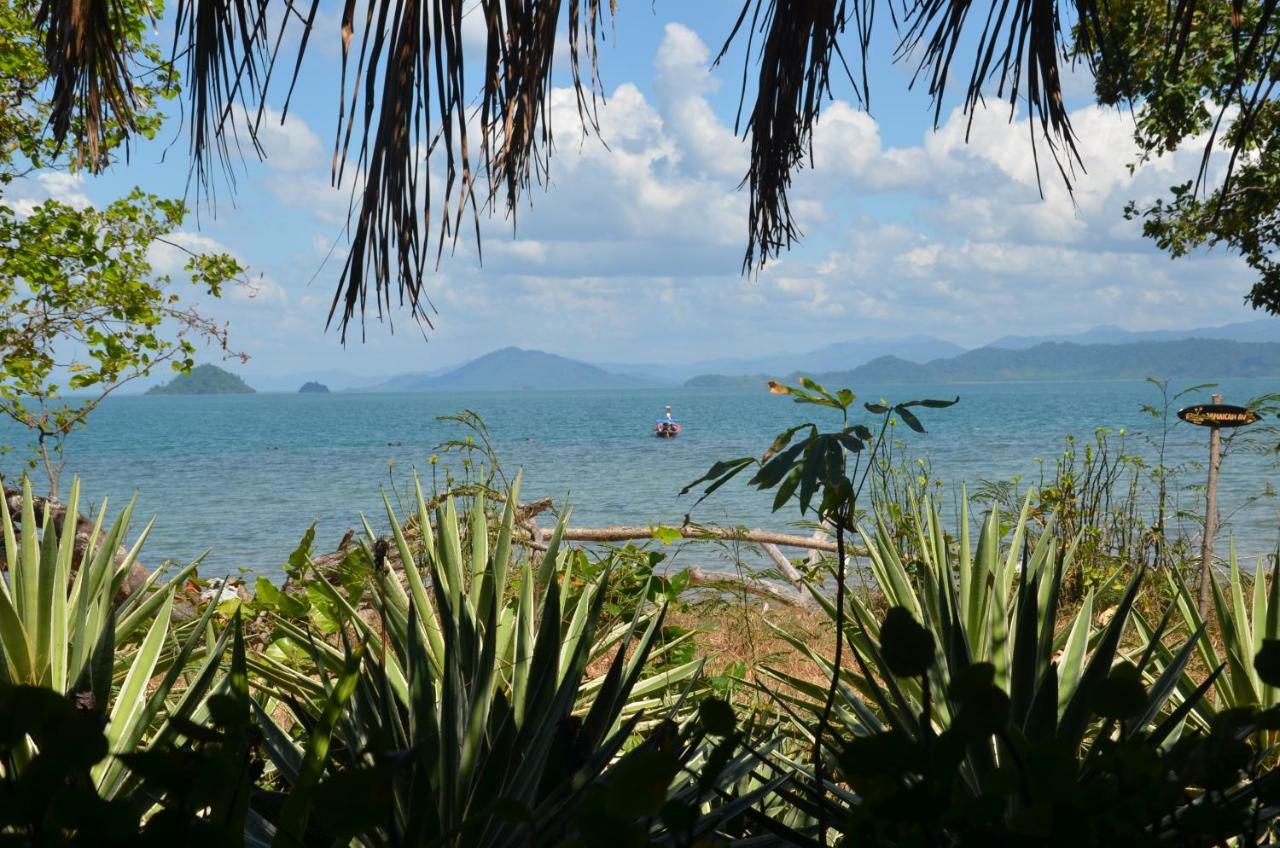 Reggae Island Private Island Hotel Koh Phayam Exterior foto