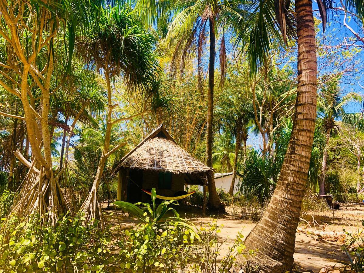 Reggae Island Private Island Hotel Koh Phayam Exterior foto