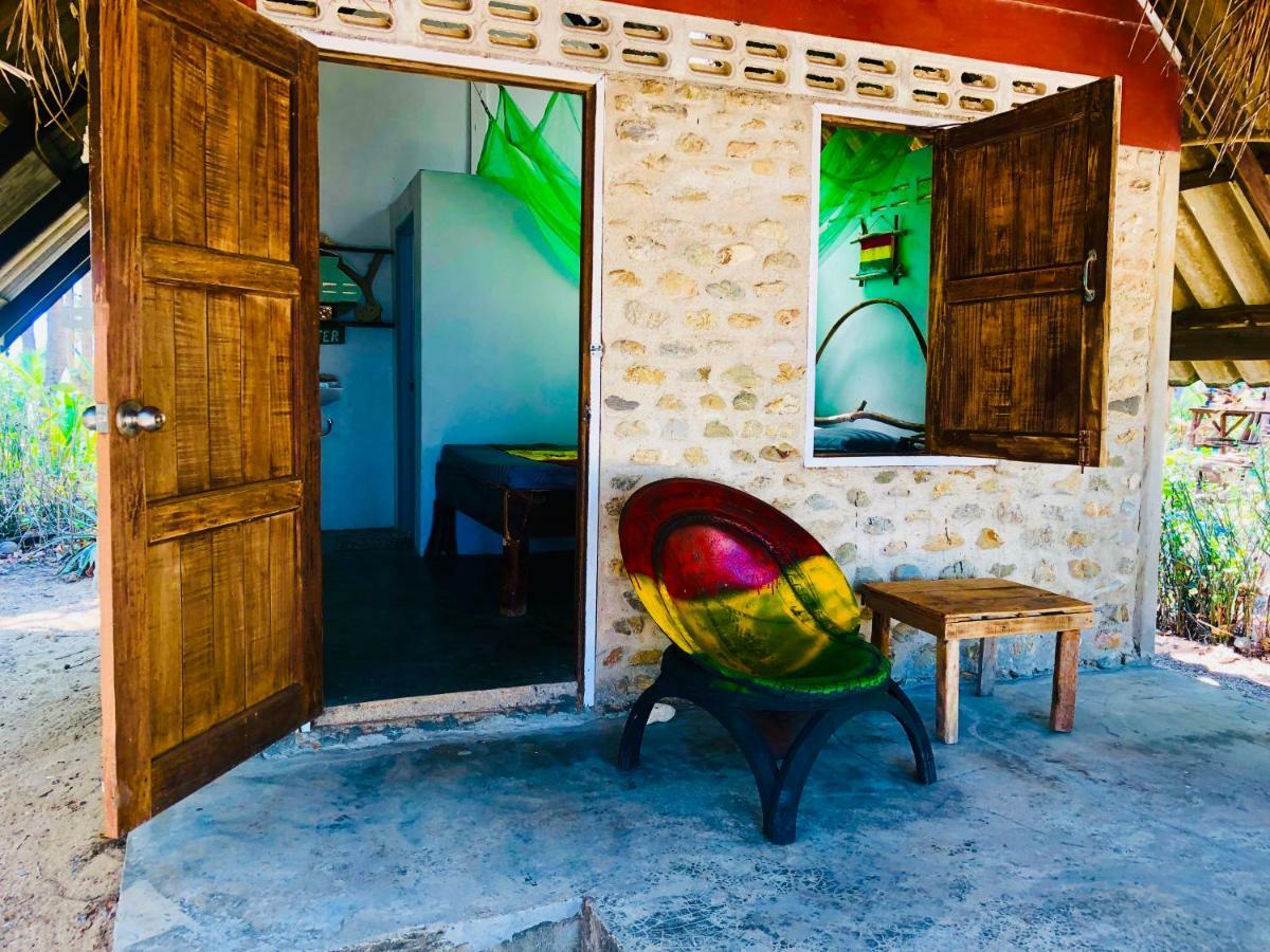 Reggae Island Private Island Hotel Koh Phayam Exterior foto