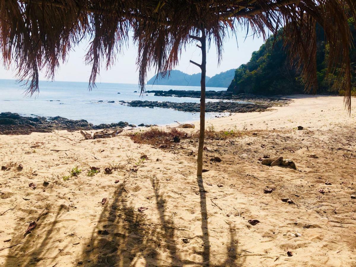 Reggae Island Private Island Hotel Koh Phayam Exterior foto